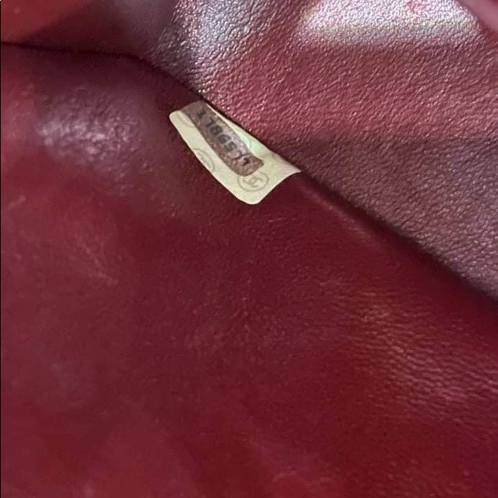 Authentic Chanel - Picture 15 of 16